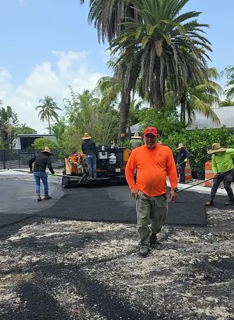 Belle Meade Island Roundabout: Crew on the finished mat