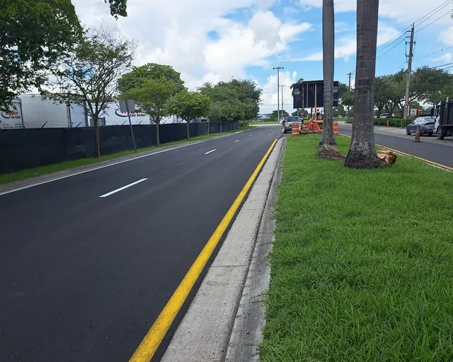 NW 30th Terrace Milling & Resurfacing: Resurfaced lanes along the median curb and gutter