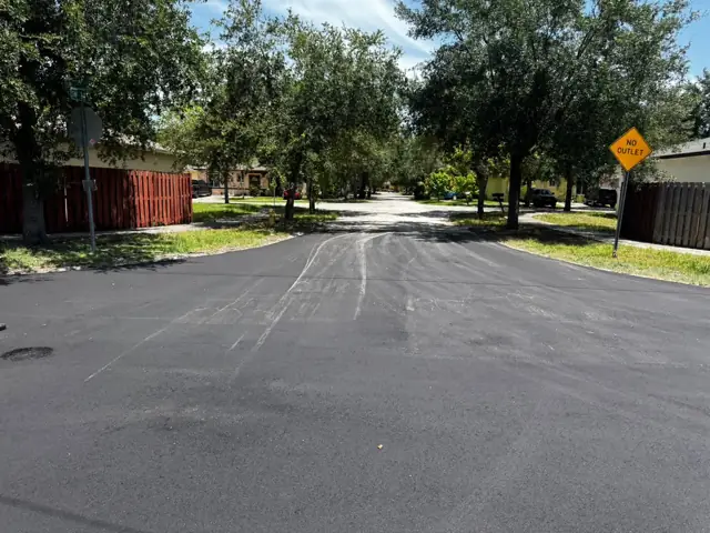 Milling & Resurfacing, City of Homestead: After: finished intersection at a cul-de-sac