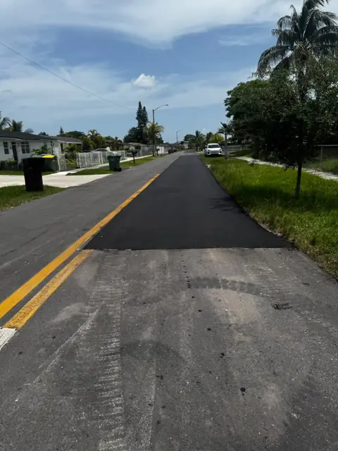 Milling & Resurfacing, City of Homestead: Paving one side of the street at a time