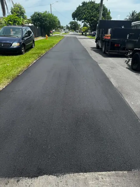 Milling & Resurfacing, City of Homestead: Finished lane with the crew truck staged