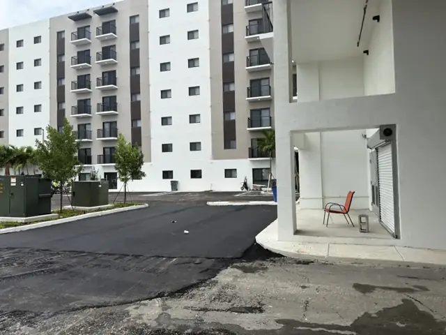 Stadium Towers: Finished parking and walks